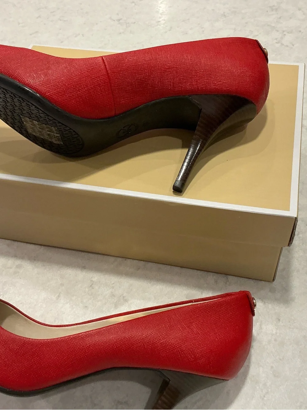 Michael Kors Women’s Red Pointed-Toe Pumps AND  BAG  READ BELOW